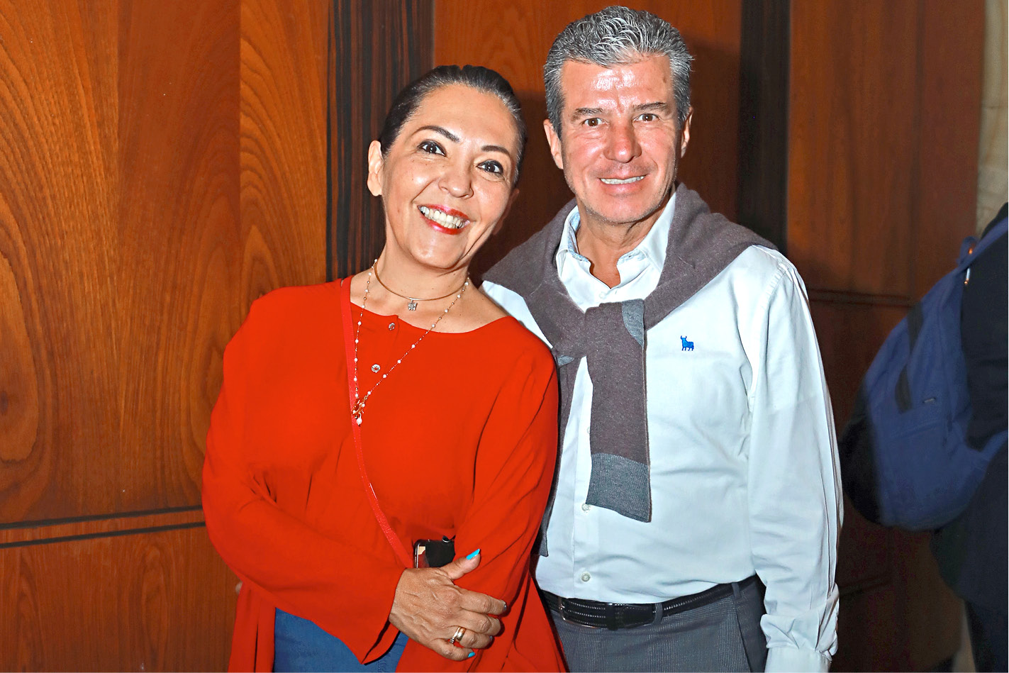 Oscar Román celebra 30 años de trayectoria con un libro – elnorte