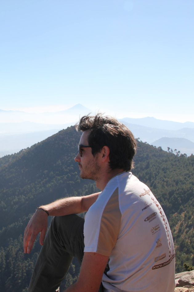 Lázaro Benavides Lozano recuerda con admiración a su abuelito, con quien salía a caminar en los bosques.