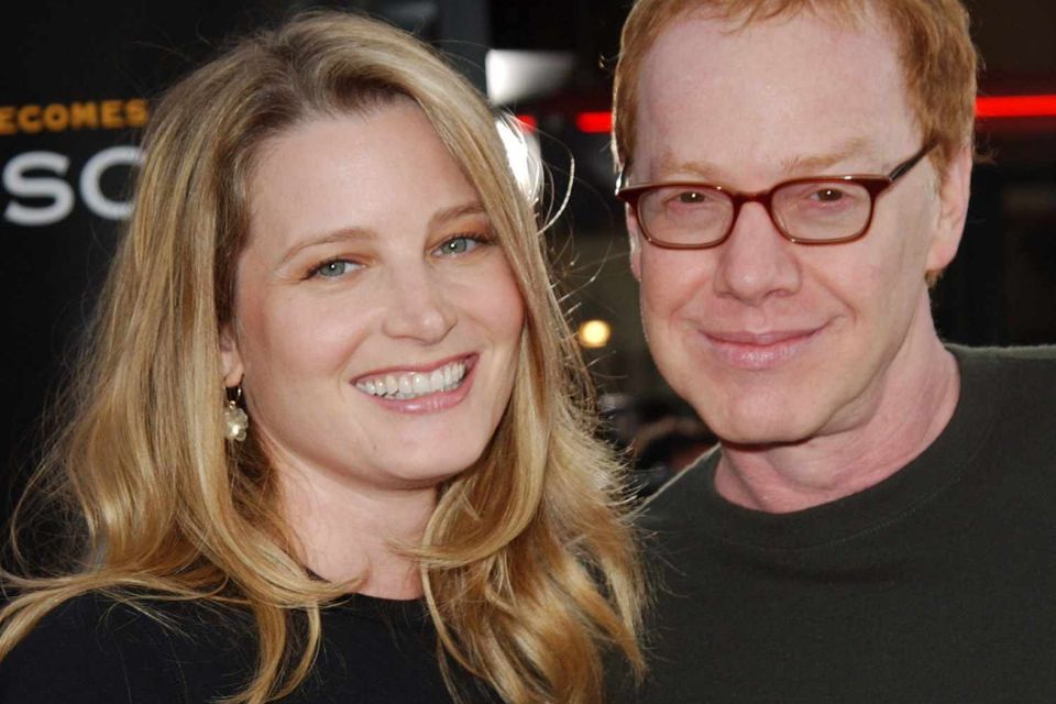 Bridget Fonda y su esposo, Danny Elfman, en la premiere de 'Bastardos Sin Gloria' (2009)