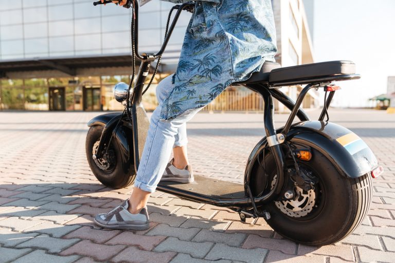 Los scooters eléctricos se definen por su peso, potencia, tamaño de las ruedas, autonomía y equipamiento. Crédito: Cortesía