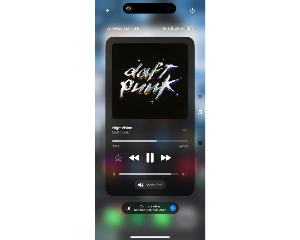 Además de tu Centro de Control personalizado puedes añadir una página más; yo inserté un widget de música.