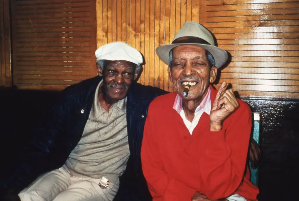 El cantante de Ibrahim Ferrer y el guitarrista Company Segundo por Susan Titelman.