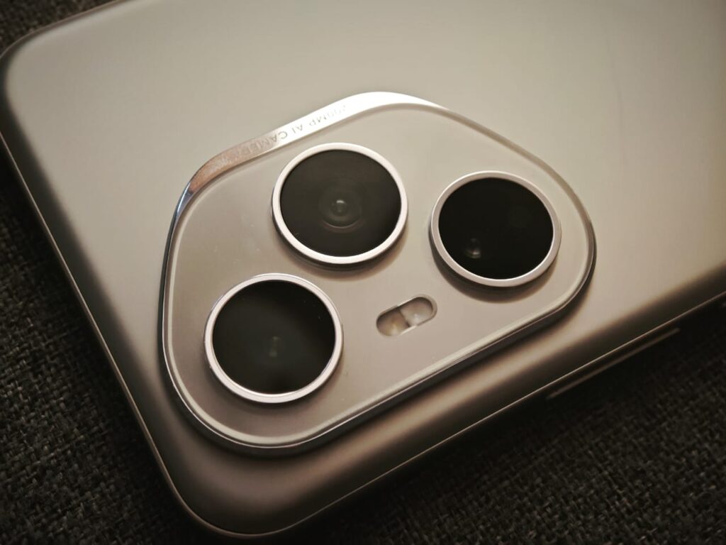 El Honor 400 Pro presenta características de teléfonos de gama alta de 2024, como el procesador Snapdragon 8 Gen 3. Crédito: Carlos Guevara