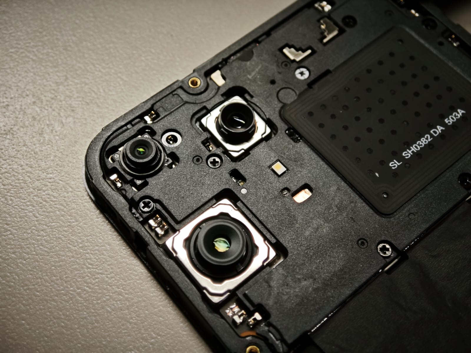Un vistazo al módulo de cámaras del CMF Phone 2 Pro.