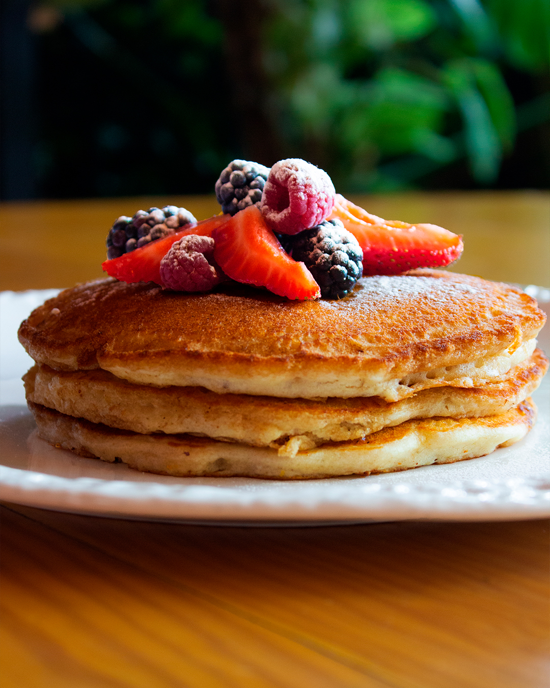 Con tocino o con fruta, los Hot Cakes no dejan de ser el desayuno favorito. Ven a probarlos a Ap