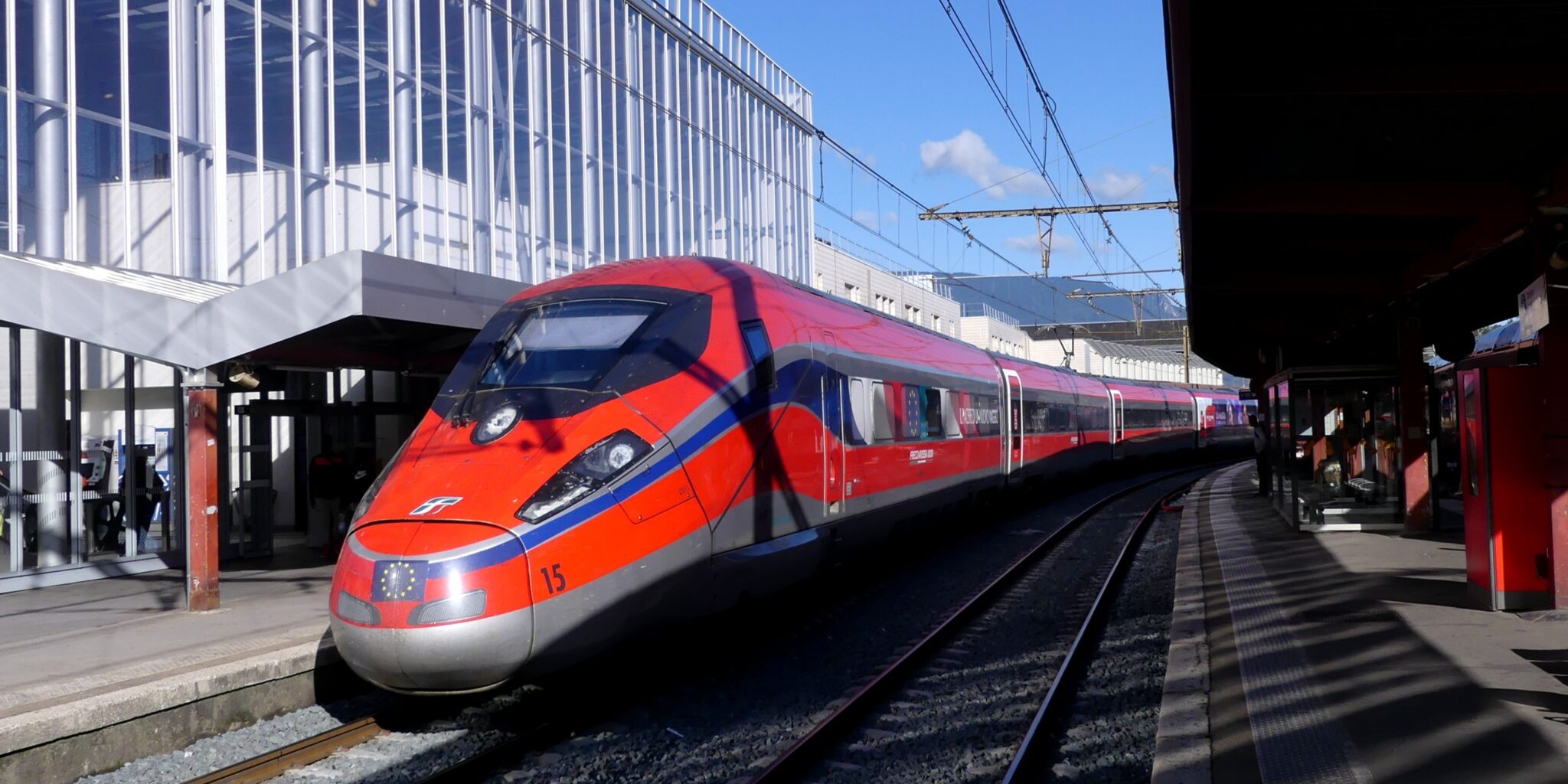 TGV_Frecciarossa_Milan-Paris_à_Chambéry_(septembre_2022)